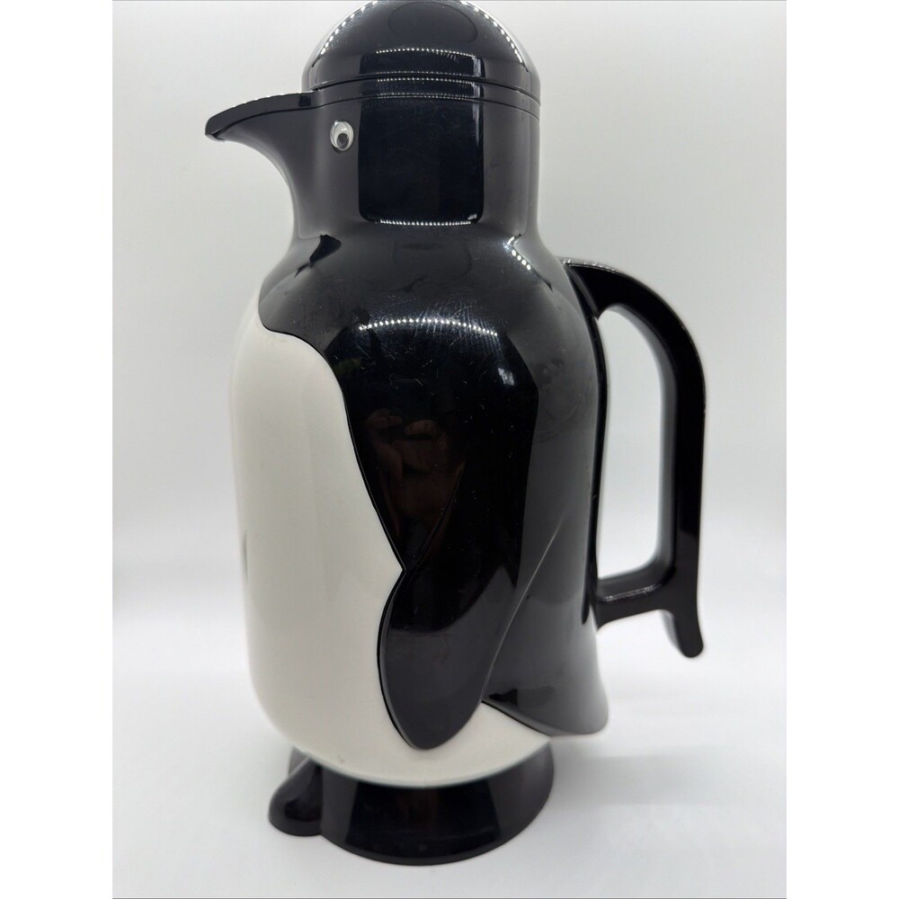 Metrokane "Jerry" The Penguin Carafe Black White Insulated 1 Qt Pitcher With Lid
